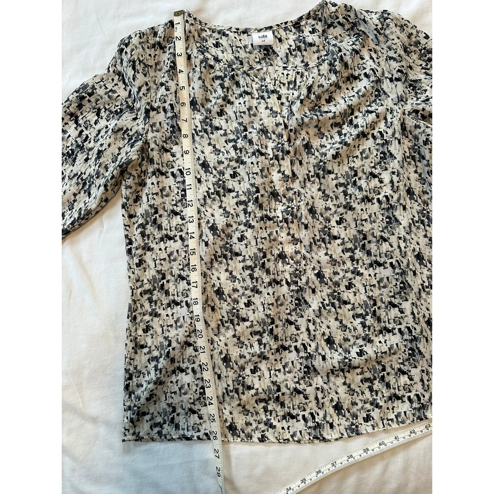 Cabi, Medium,‎ Abstract Print Long Sleeve Button Opening Blouse - Picture 4 of 6